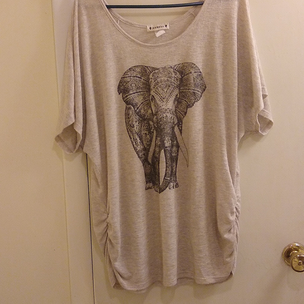 Plus 🐘 Top🔥Bundle and save 3/$21🔥